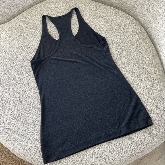 Gap Workout Tank - Picture 3 of 3